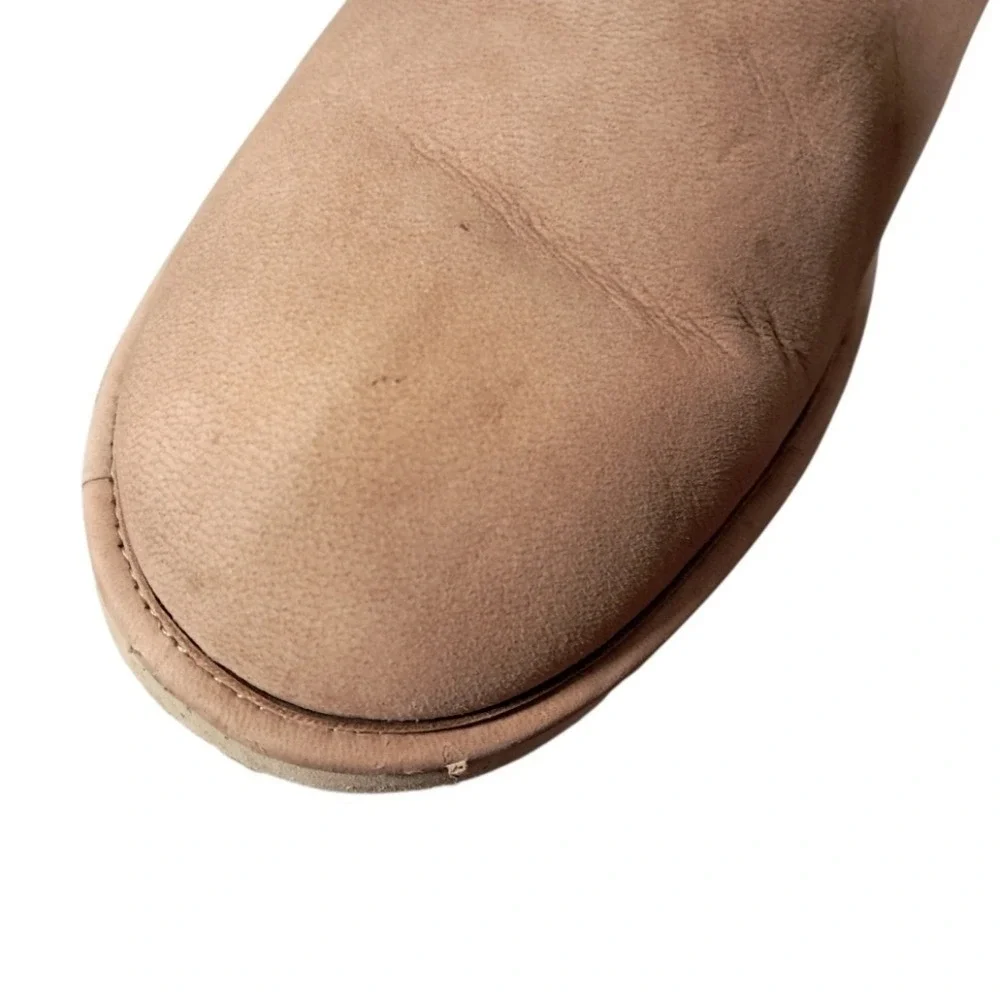 UGG Australia Women's Sheepskin Lined Boots‎ Size 9